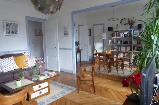 Lägenhet Charmant Appartement A Paris